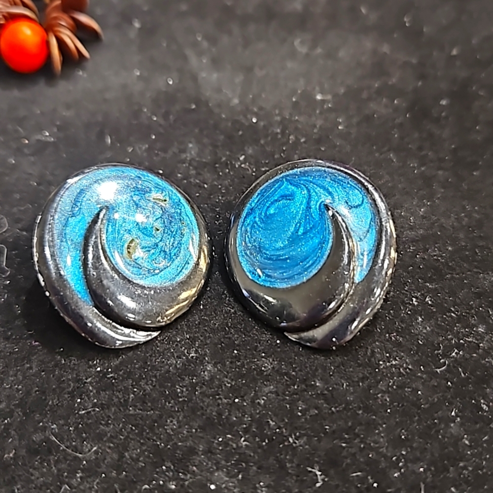 Vintage  earrings  black and blue enamel